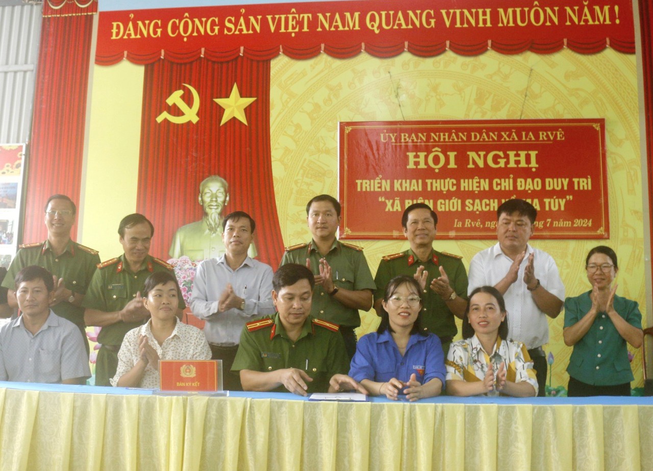 Xã Ia Rvê triển khai thực hiện xây dựng “Xã biên giới sạch về ma tuý”